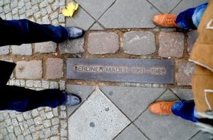 Illustration deutsche Einheit: früherer Verlauf der Berliner Mauer