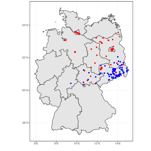 Lokale Hochburgen der AfD in Ostdeutschlandund im Westen in blau, Hochburgen der Links in rot